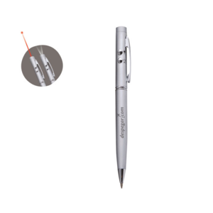 2108, Bolígrafo metálico con luz y señalador láser, ideal para presentaciones. Presentación: estuche de aluminio en color plata. Incluye 3 pilas en uso y 3 pilas de repuesto.