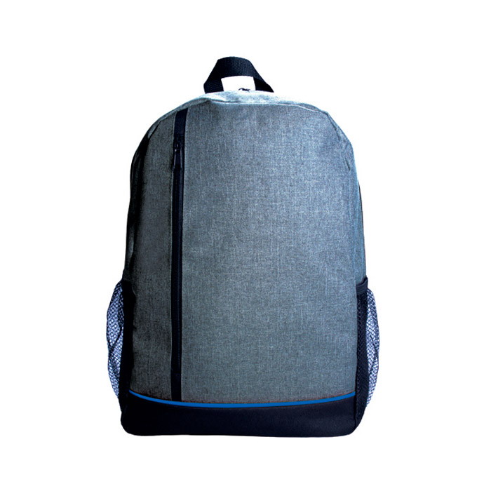 A2535, Mochila tipo backpack con dos compartimentos y correas ajustables. Cuenta con dos mallas laterales, asa superior y respaldo acolchado.